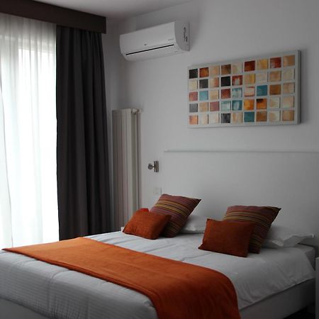 Living Aparthotel Boekarest Kamer foto