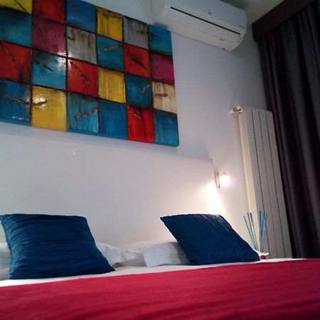 Living Aparthotel Boekarest Kamer foto