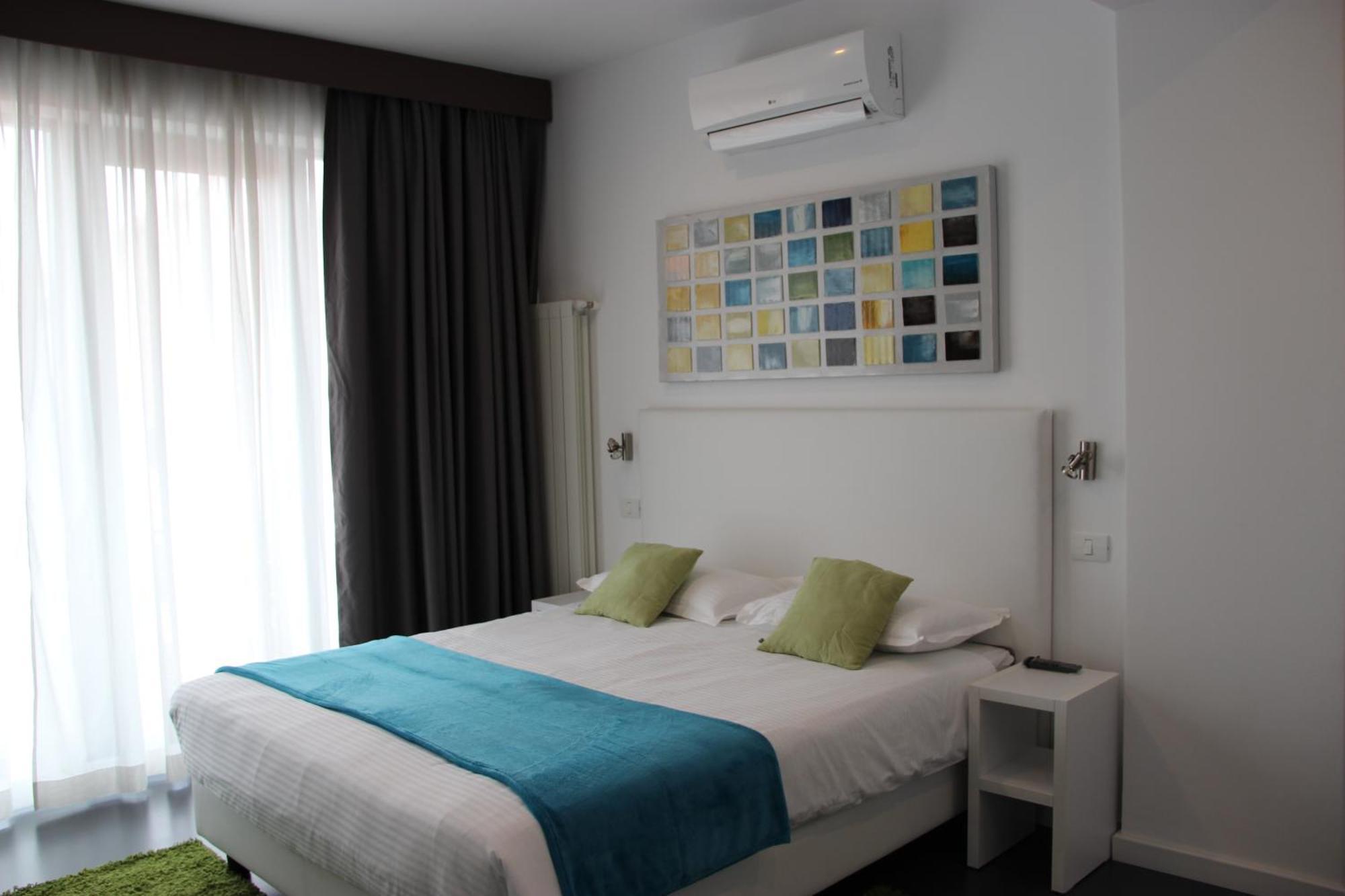 Living Aparthotel Boekarest Kamer foto