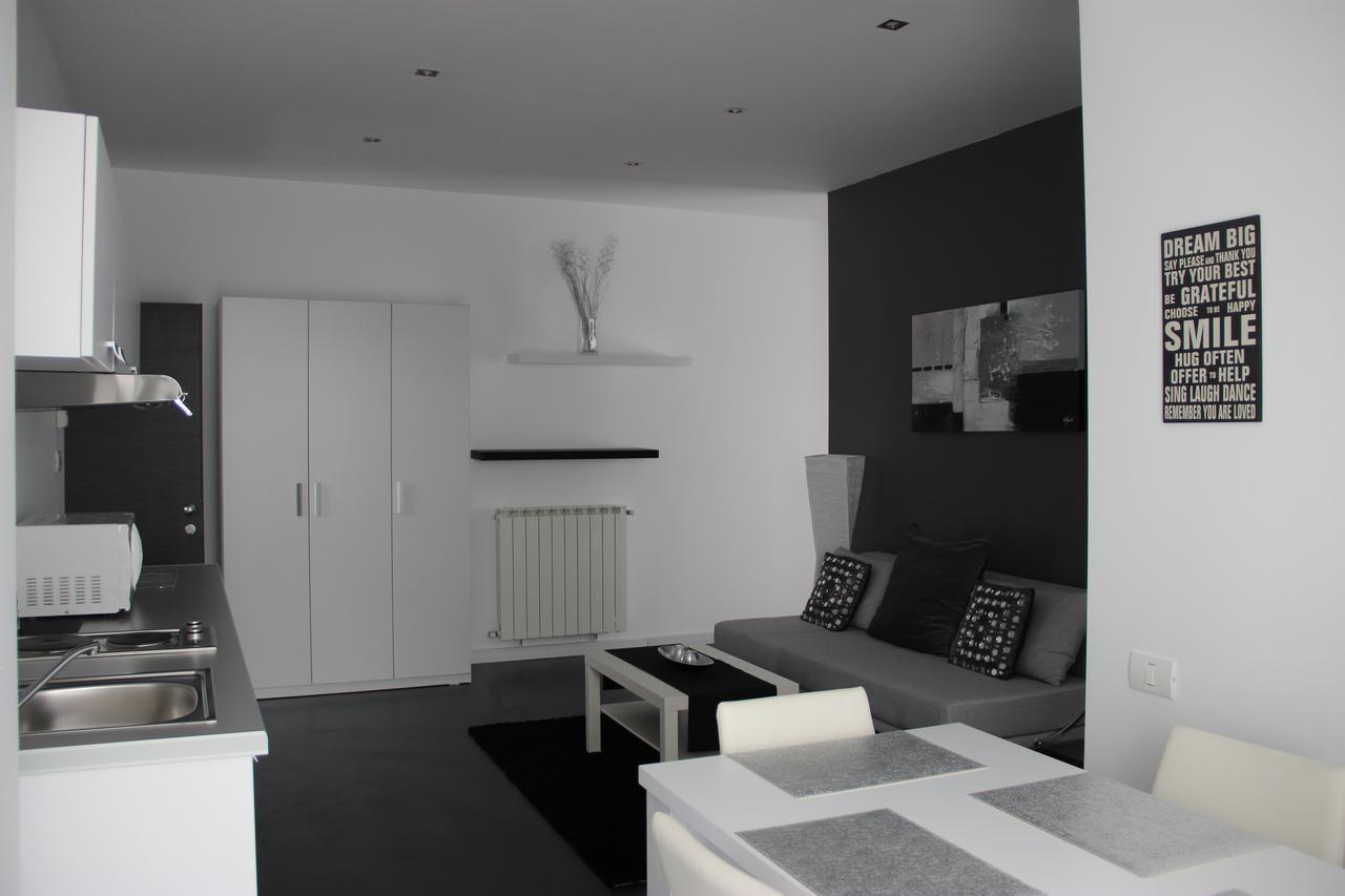 Living Aparthotel Boekarest Buitenkant foto