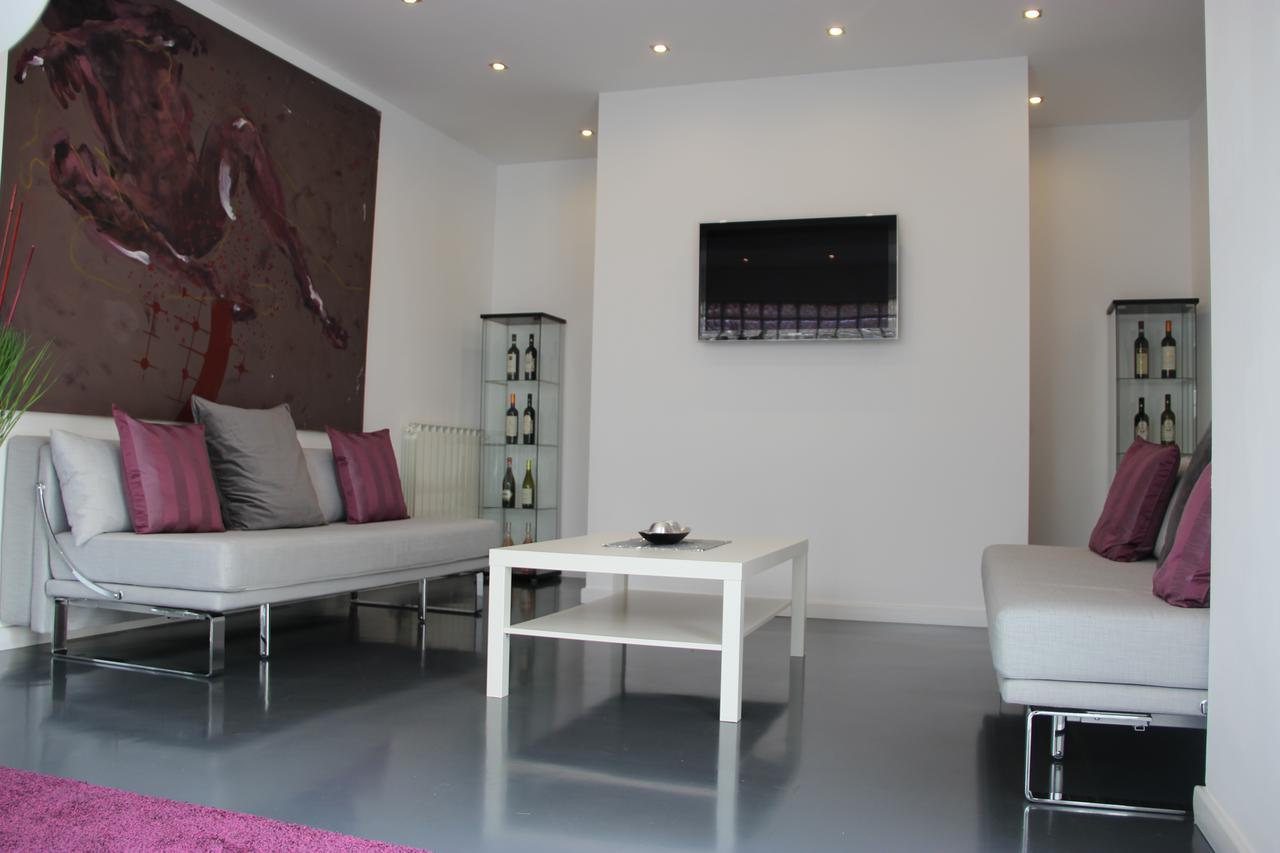 Living Aparthotel Boekarest Buitenkant foto