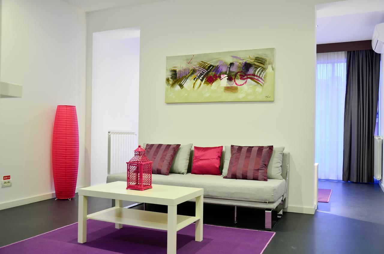 Living Aparthotel Boekarest Buitenkant foto