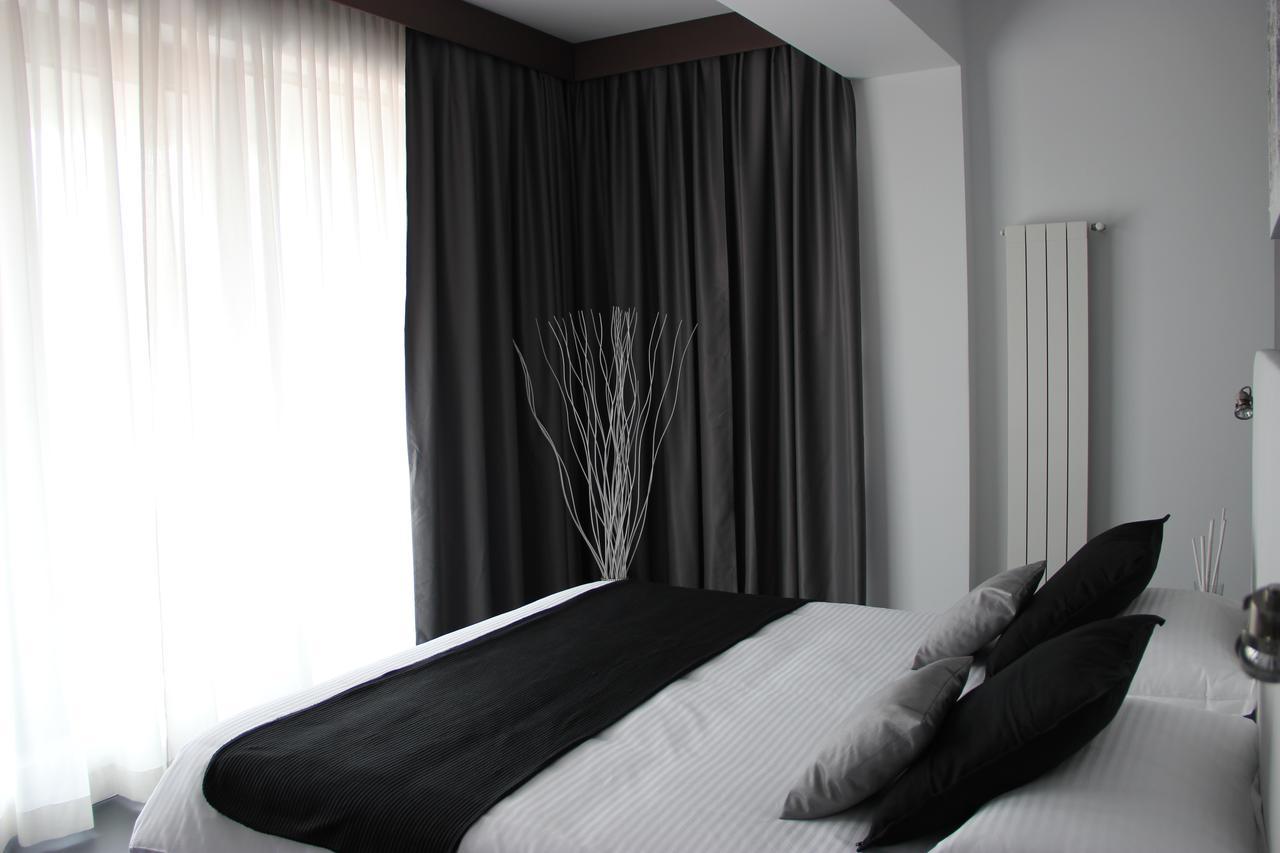 Living Aparthotel Boekarest Buitenkant foto