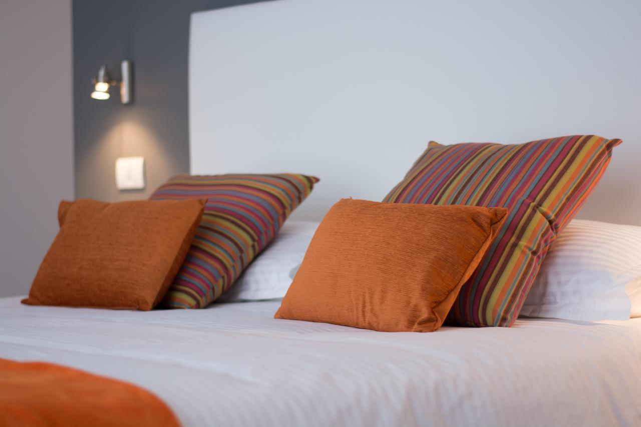 Living Aparthotel Boekarest Buitenkant foto