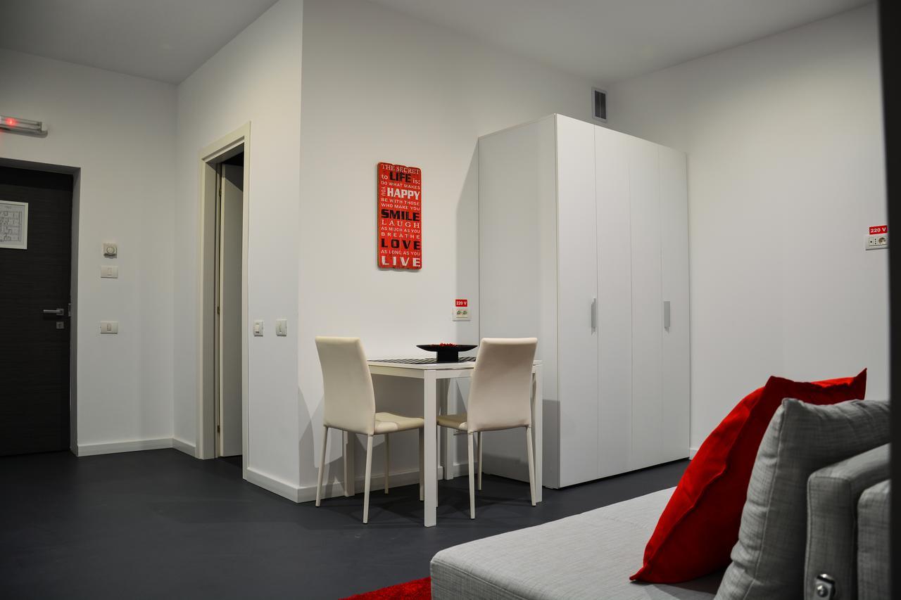 Living Aparthotel Boekarest Buitenkant foto