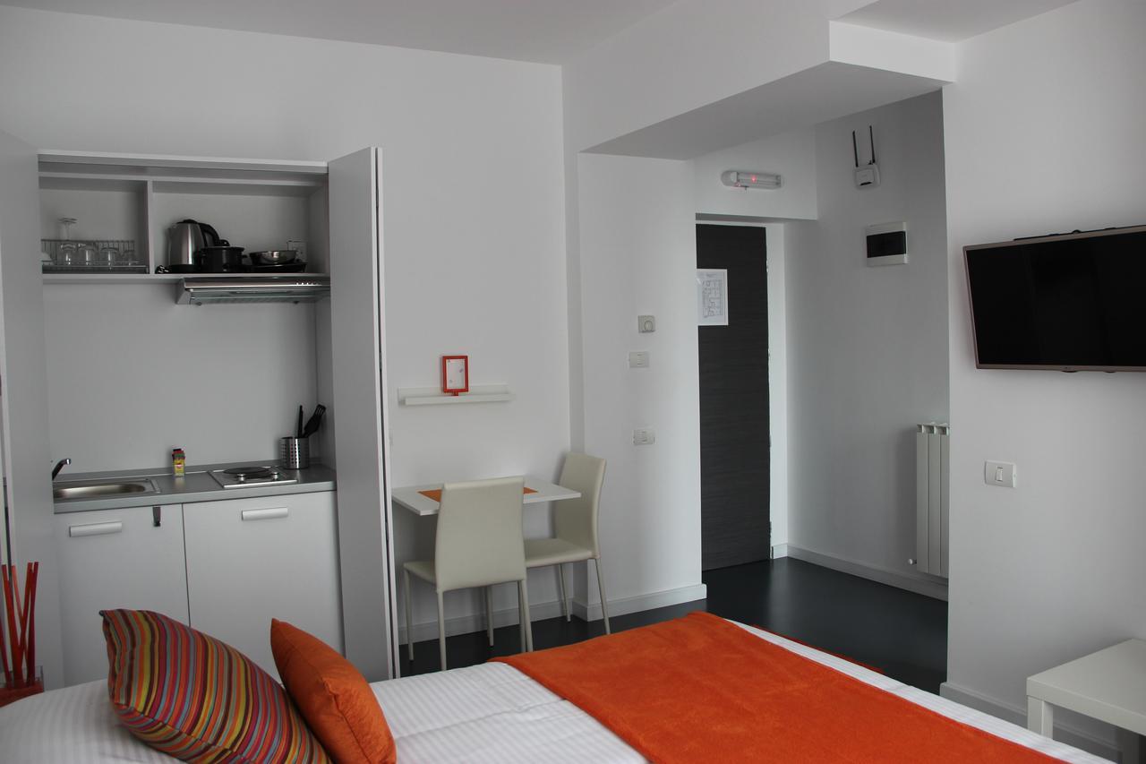 Living Aparthotel Boekarest Buitenkant foto